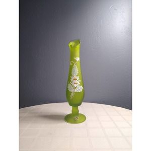 Frosted avocado green westmoreland glass bud vase with daisies and white flowers